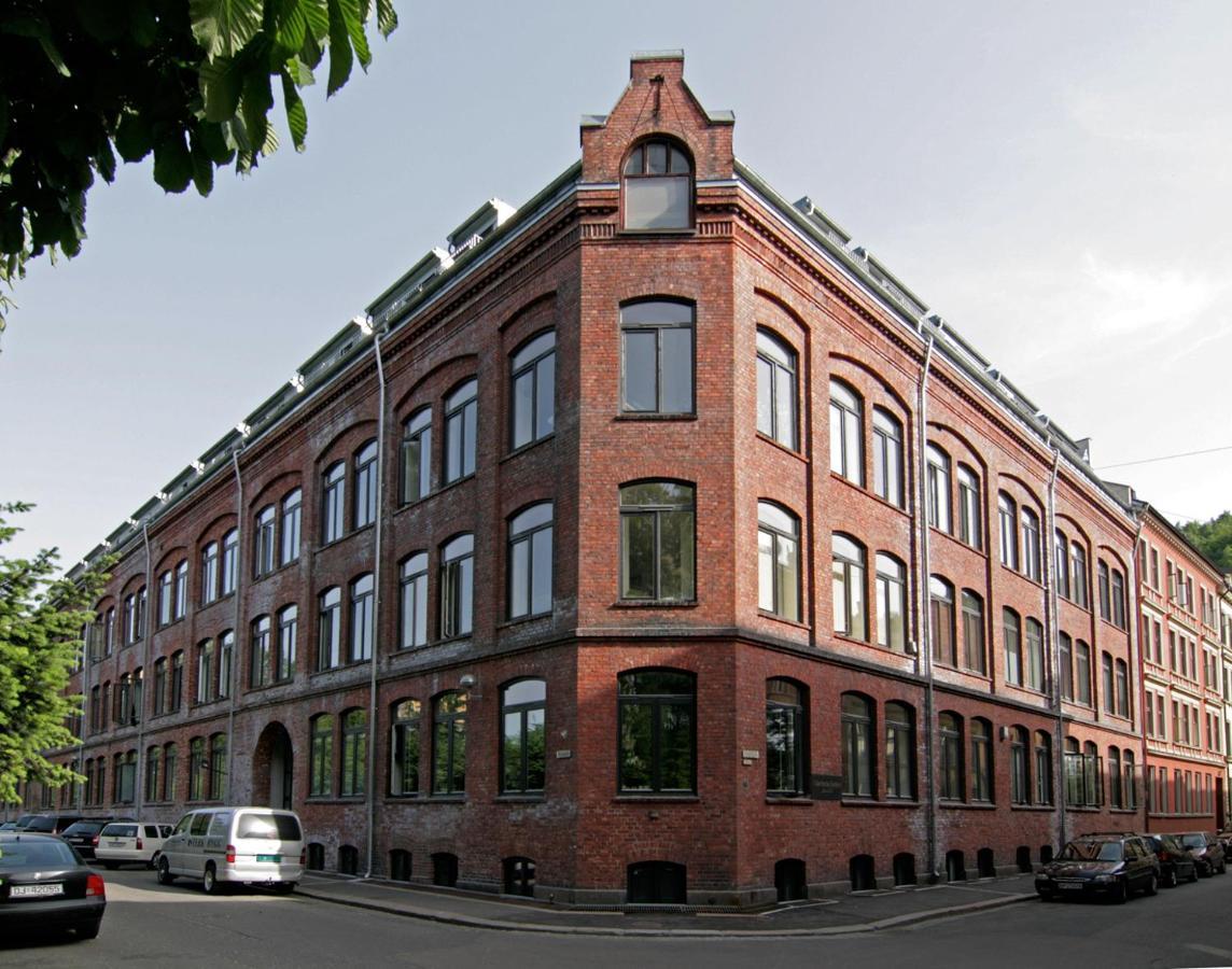 Rimelig Kjellerleilighet Med Parkering - Ahotel No Appartamento *