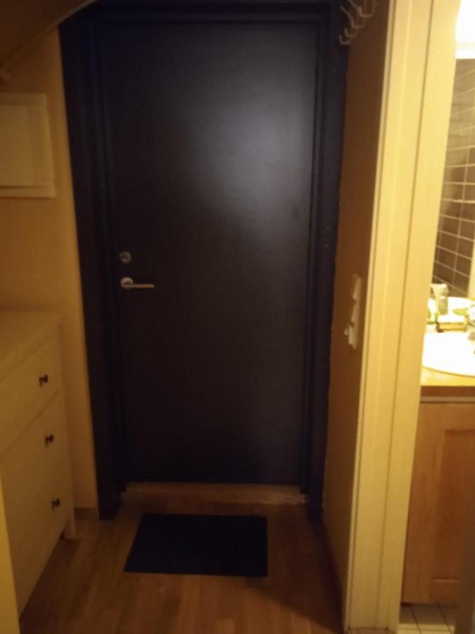 Rimelig Kjellerleilighet Med Parkering - Ahotel No