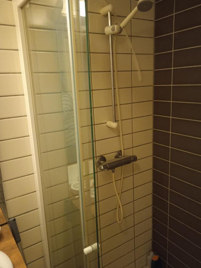 Rimelig Kjellerleilighet Med Parkering - Ahotel No Apartamento Oslo