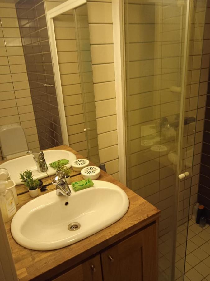 Appartamento Rimelig Kjellerleilighet Med Parkering - Ahotel No *